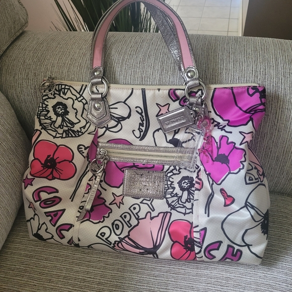 Coach Poppy Graffiti Floral Art Bag 16306 - Picture 3 of 11